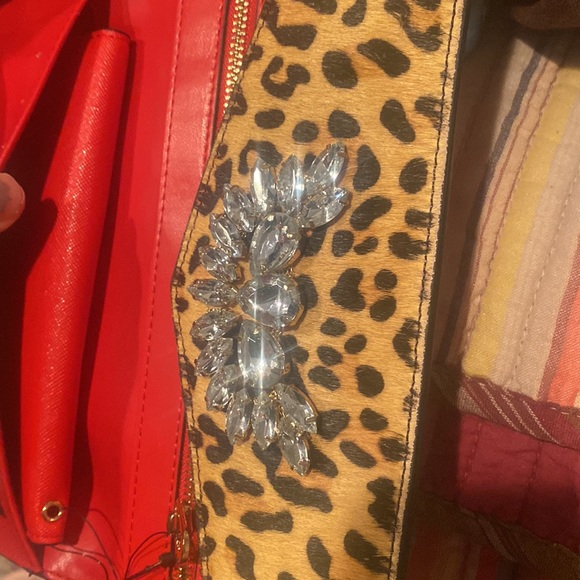 Dune London red cheetah fuzzy wallet - Picture 4 of 4